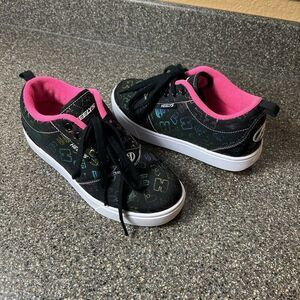 Heelys PRO 20 Skateboarding Black Letters Canvas Women's 6 Lace Up Youth 5 Shoes